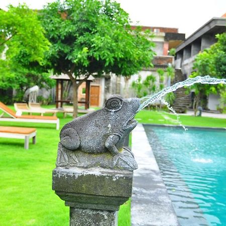 Si Doi Hotel Legian Кута Экстерьер фото