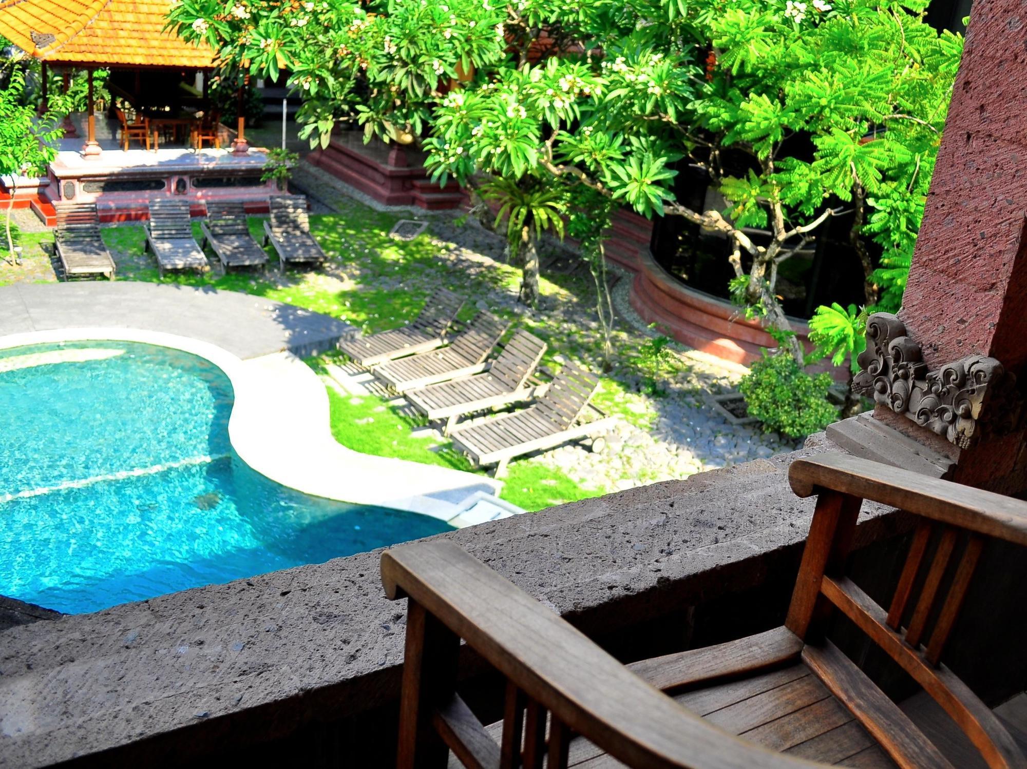 Si Doi Hotel Legian Кута Экстерьер фото